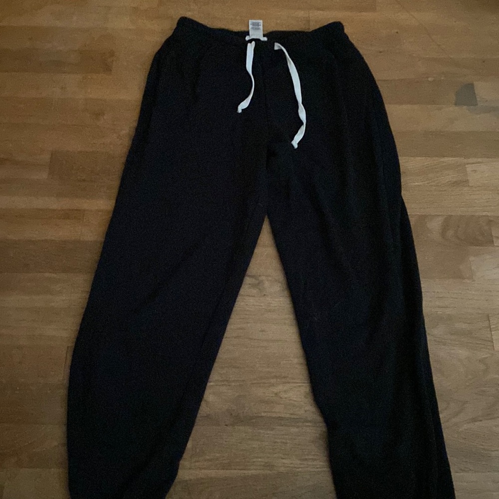 black sweatpants